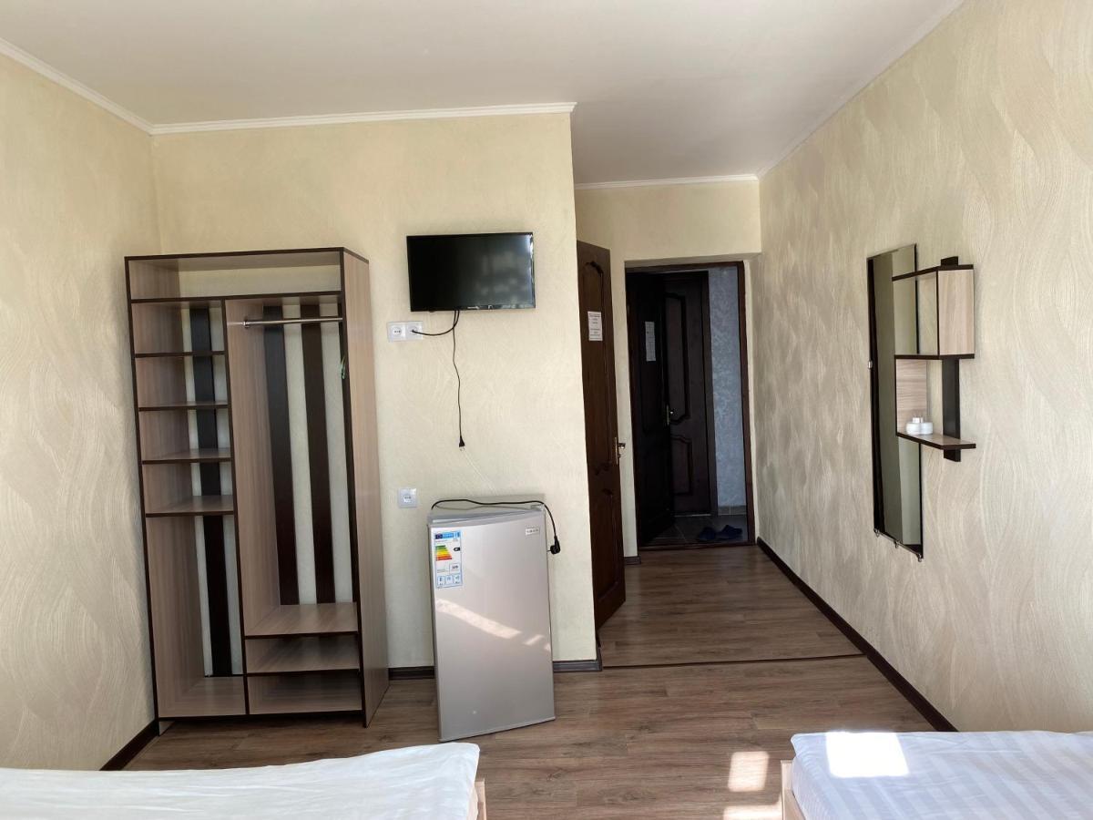 Eram Garden Hotel Bosteri Exterior photo
