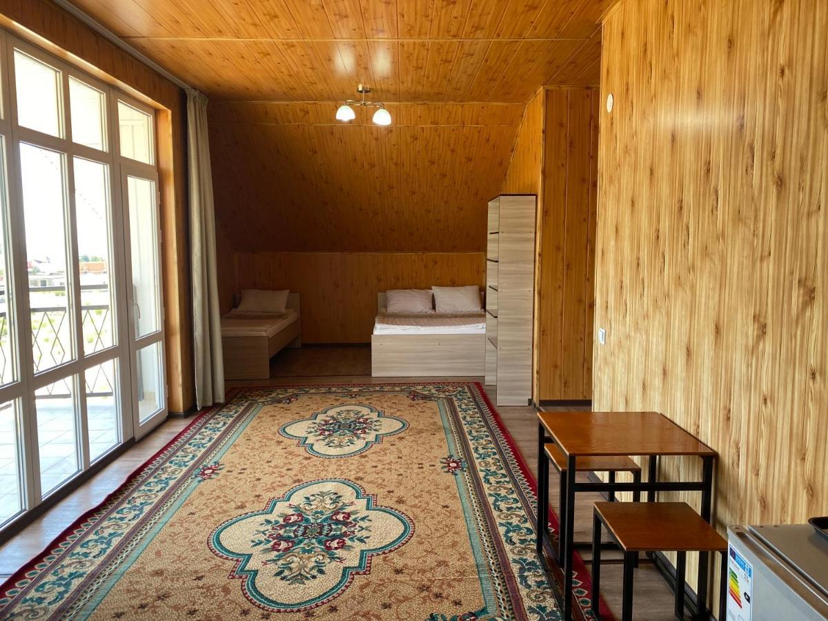 Eram Garden Hotel Bosteri Exterior photo